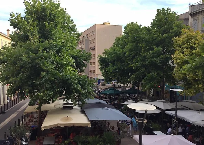 Typique T2 Terrasse Situe Quartier Panier Vieux Port